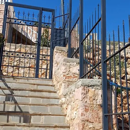 Anderr Villa *